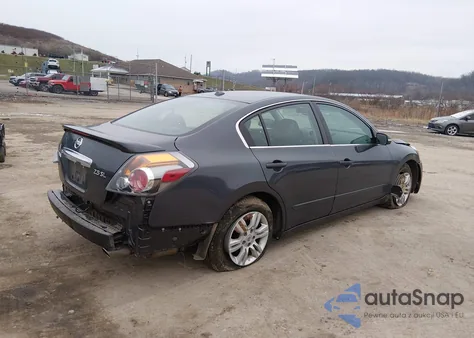 2011 Nissan Altima 2.5 S z USA, uszkodzony, nr VIN 1N4AL2AP2BN403878